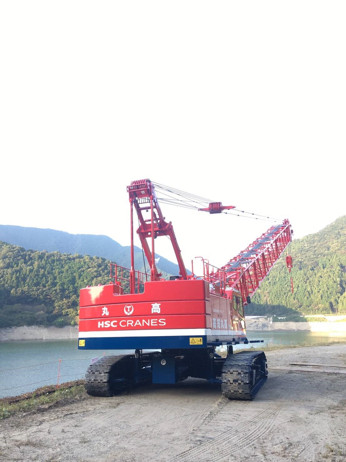 100tクローラクレーン 新車納入 | 株式会社 高知丸高